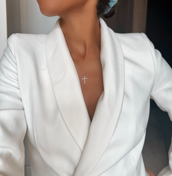 DIAMOND CROSS PENDANT NECKLACE