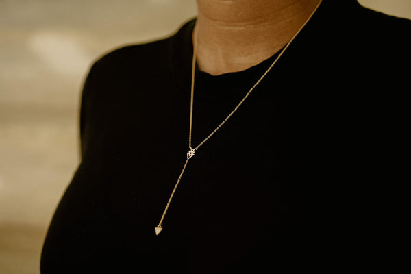TRIANGLE LARIAT YELLOW GOLD NECKLACE