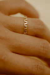 GEO RING YELLOW GOLD