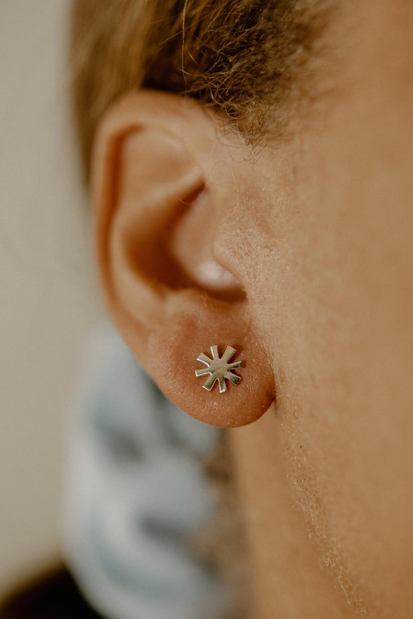 BURST EARRING YELLOW GOLD